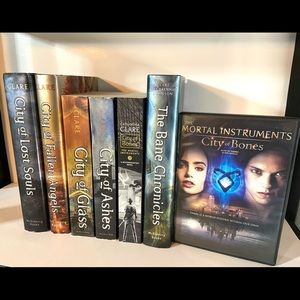 Mortal Instruments Books 1-5 wt The Bane Chro. DVD